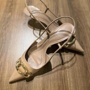 Zara Women's Tan and Cream Courts